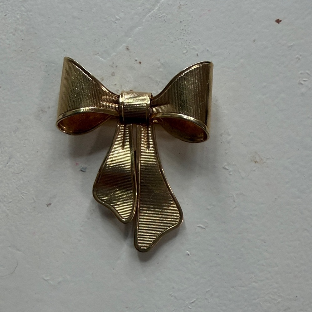 1980 Vintage Gold Bow Brooch